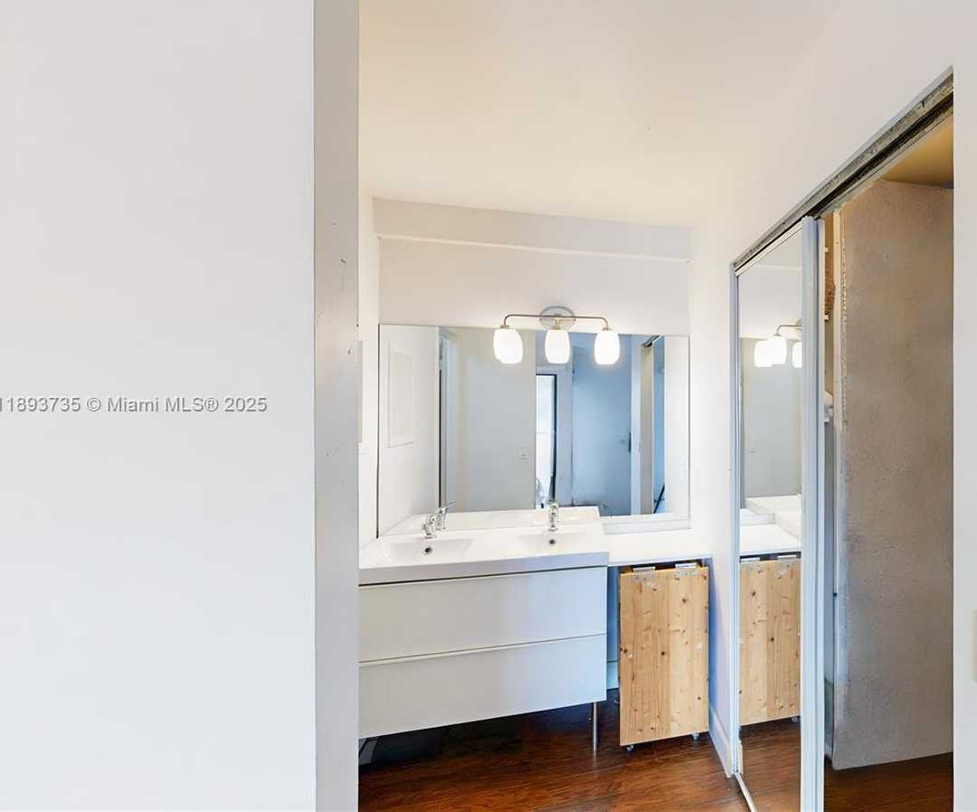 Small Image of 13292 SOUTH WEST 114TH TER, Miami Number 31