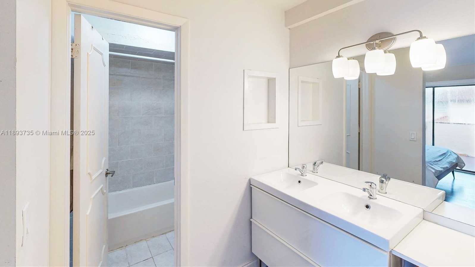 Small Image of 13292 SOUTH WEST 114TH TER, Miami Number 32