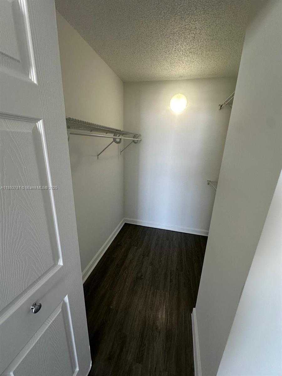 Small Image of 1800 COLLINS AVE #15B, Miami Beach Number 22