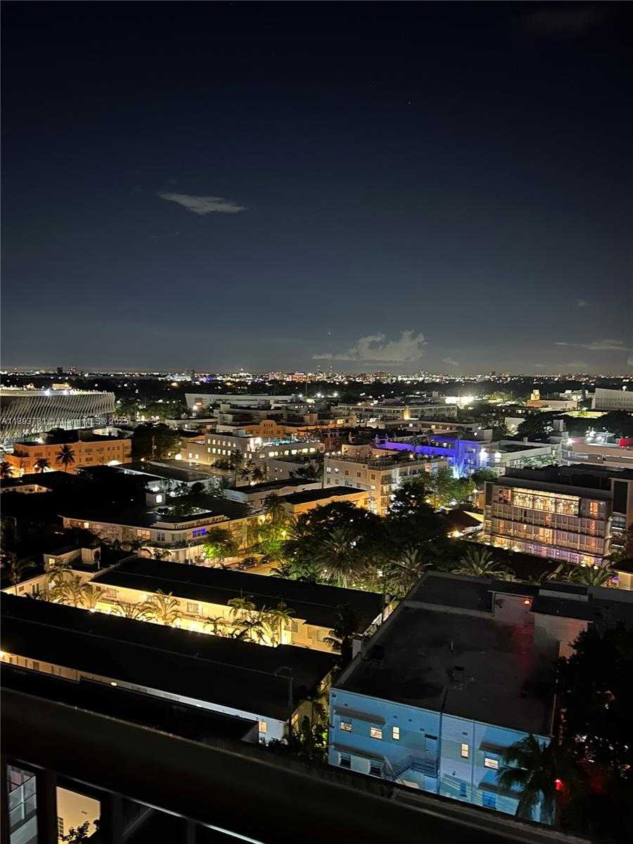 Small Image of 1800 COLLINS AVE #15B, Miami Beach Number 3