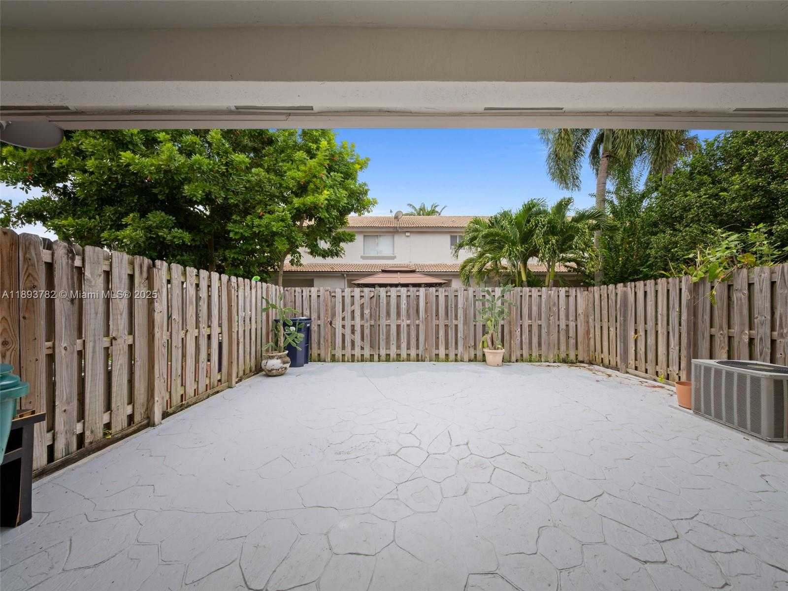 Small Image of 7486 SOUTH WEST 162ND CT, Miami Number 11