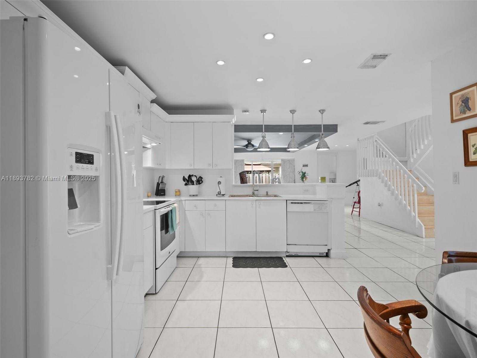 Small Image of 7486 SOUTH WEST 162ND CT, Miami Number 27