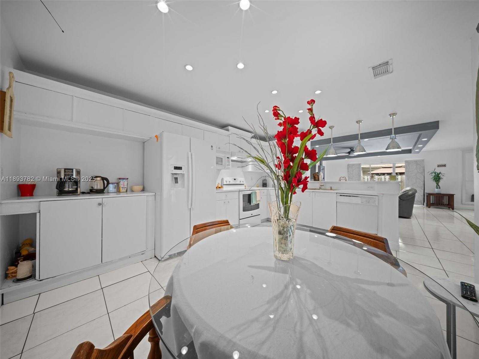 Small Image of 7486 SOUTH WEST 162ND CT, Miami Number 29