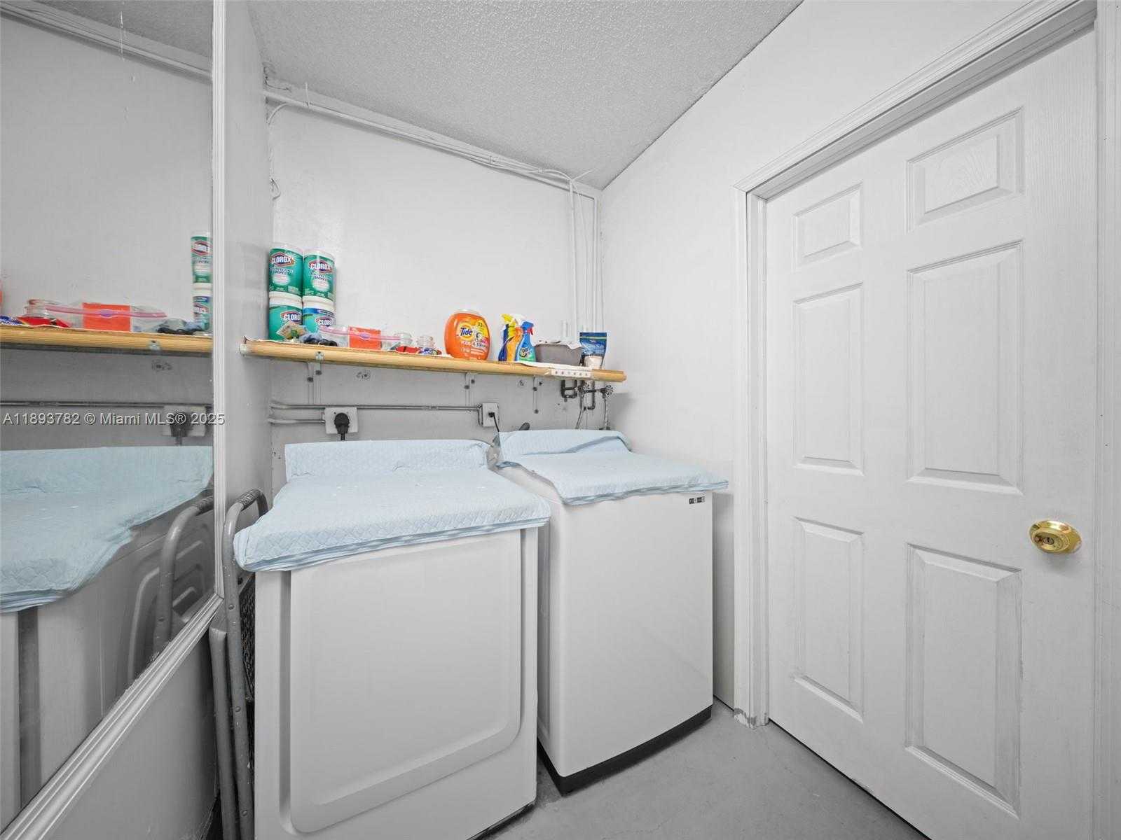 Small Image of 7486 SOUTH WEST 162ND CT, Miami Number 31