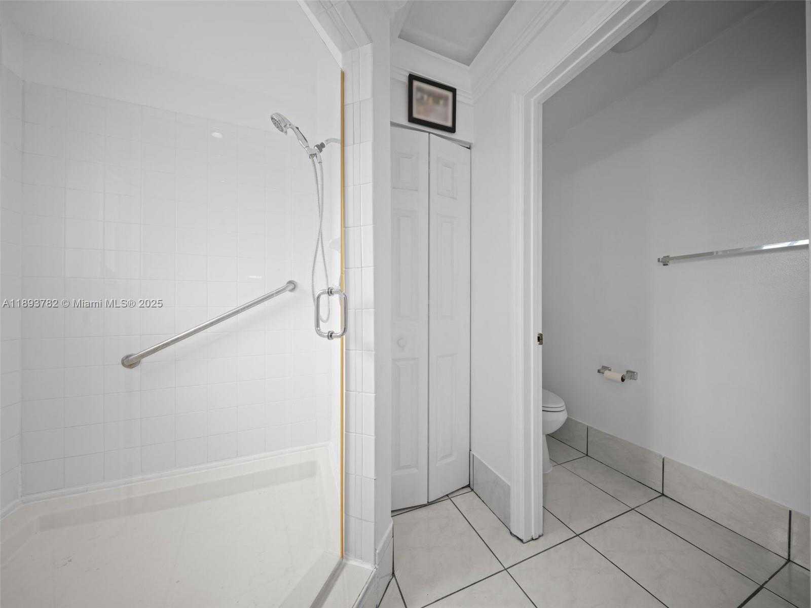 Small Image of 7486 SOUTH WEST 162ND CT, Miami Number 43