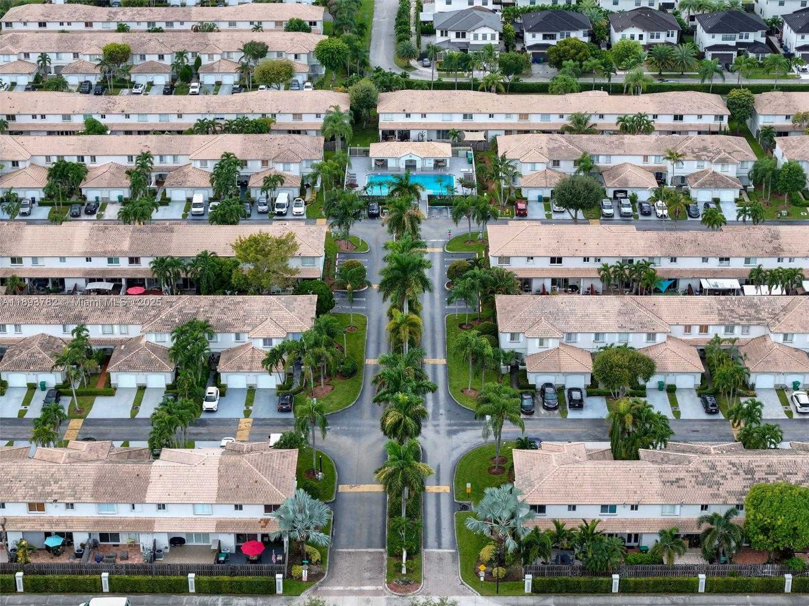 Small Image of 7486 SOUTH WEST 162ND CT, Miami Number 48