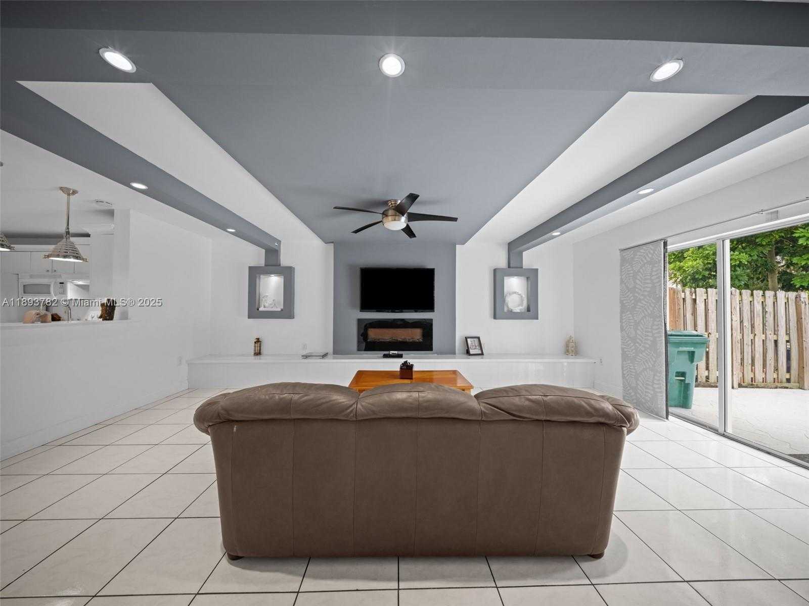 Small Image of 7486 SOUTH WEST 162ND CT, Miami Number 6