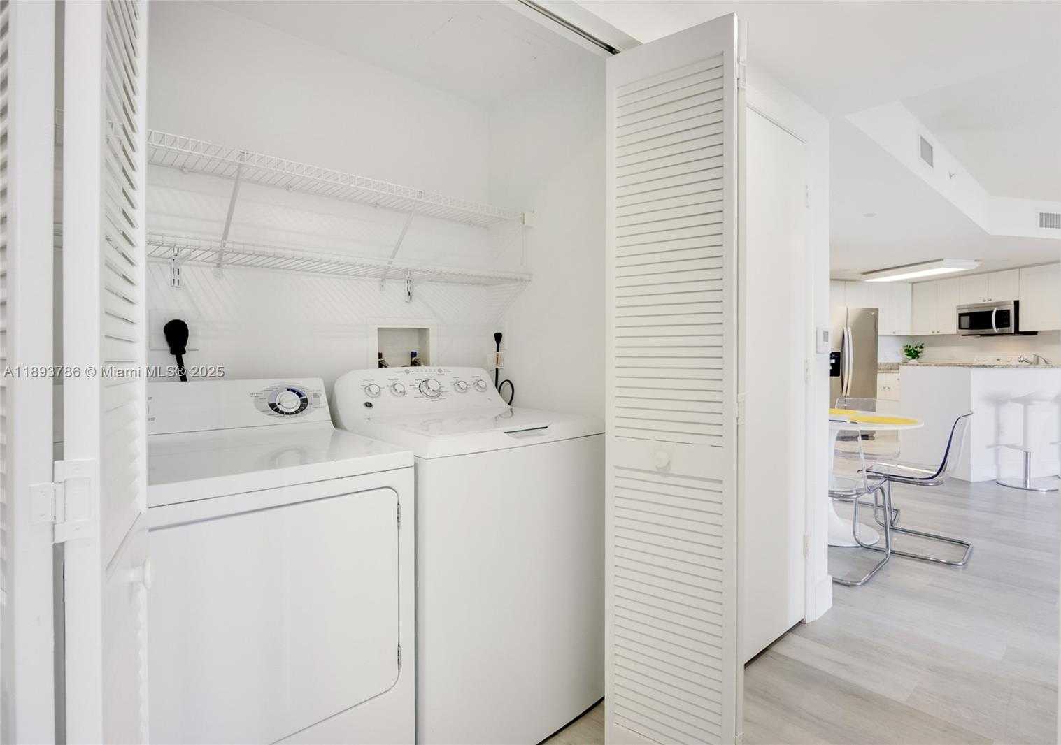 Small Image of 19501 WEST COUNTRY CLUB DR #1111, Aventura Number 10