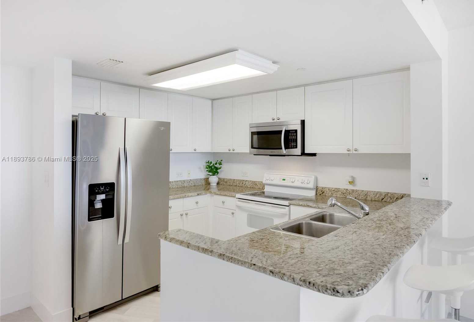 Small Image of 19501 WEST COUNTRY CLUB DR #1111, Aventura Number 7