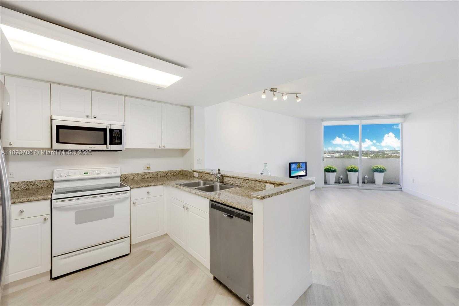 Small Image of 19501 WEST COUNTRY CLUB DR #1111, Aventura Number 9