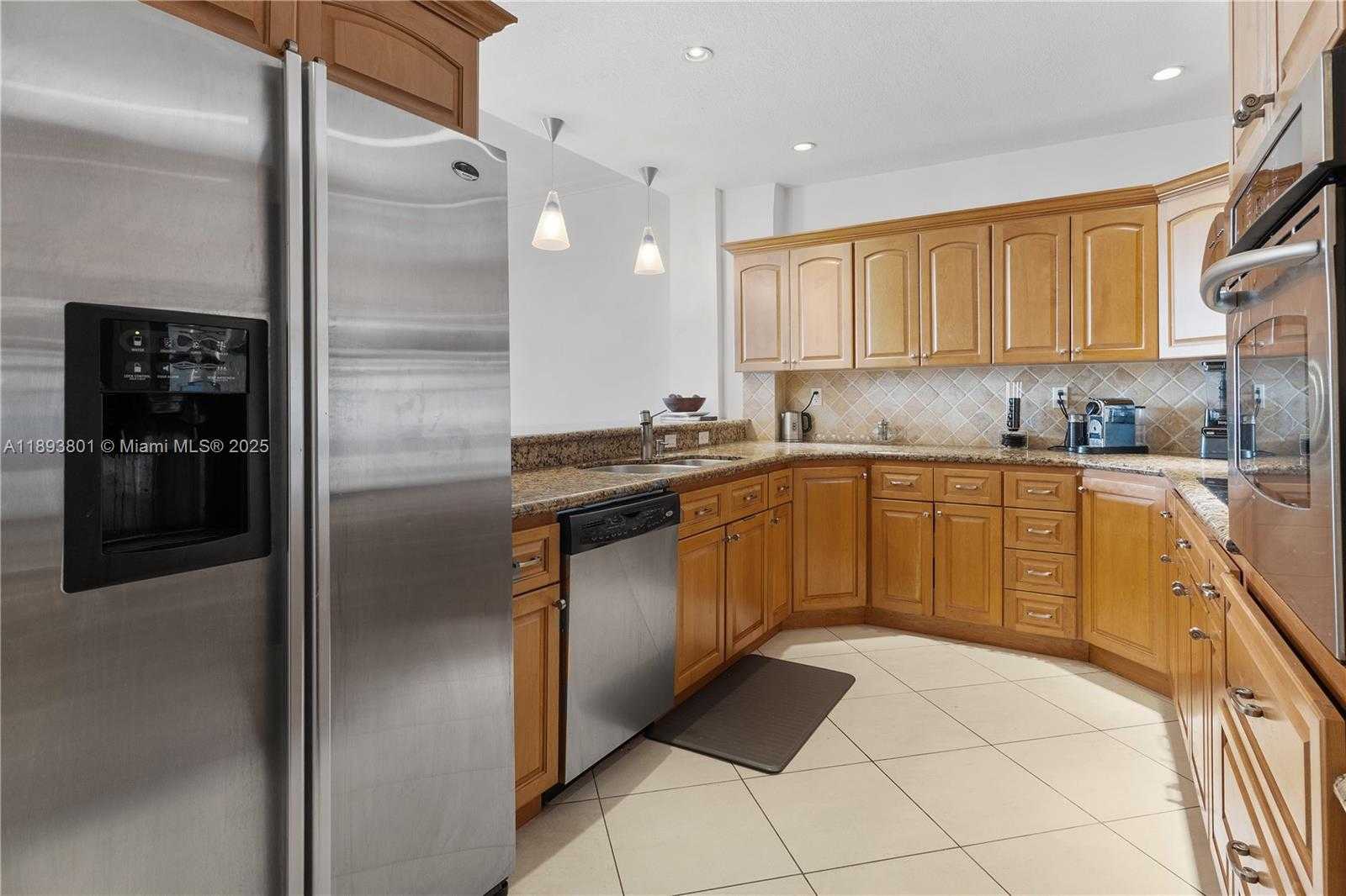 Small Image of 251 CRANDON BLVD #441, Key Biscayne Number 12