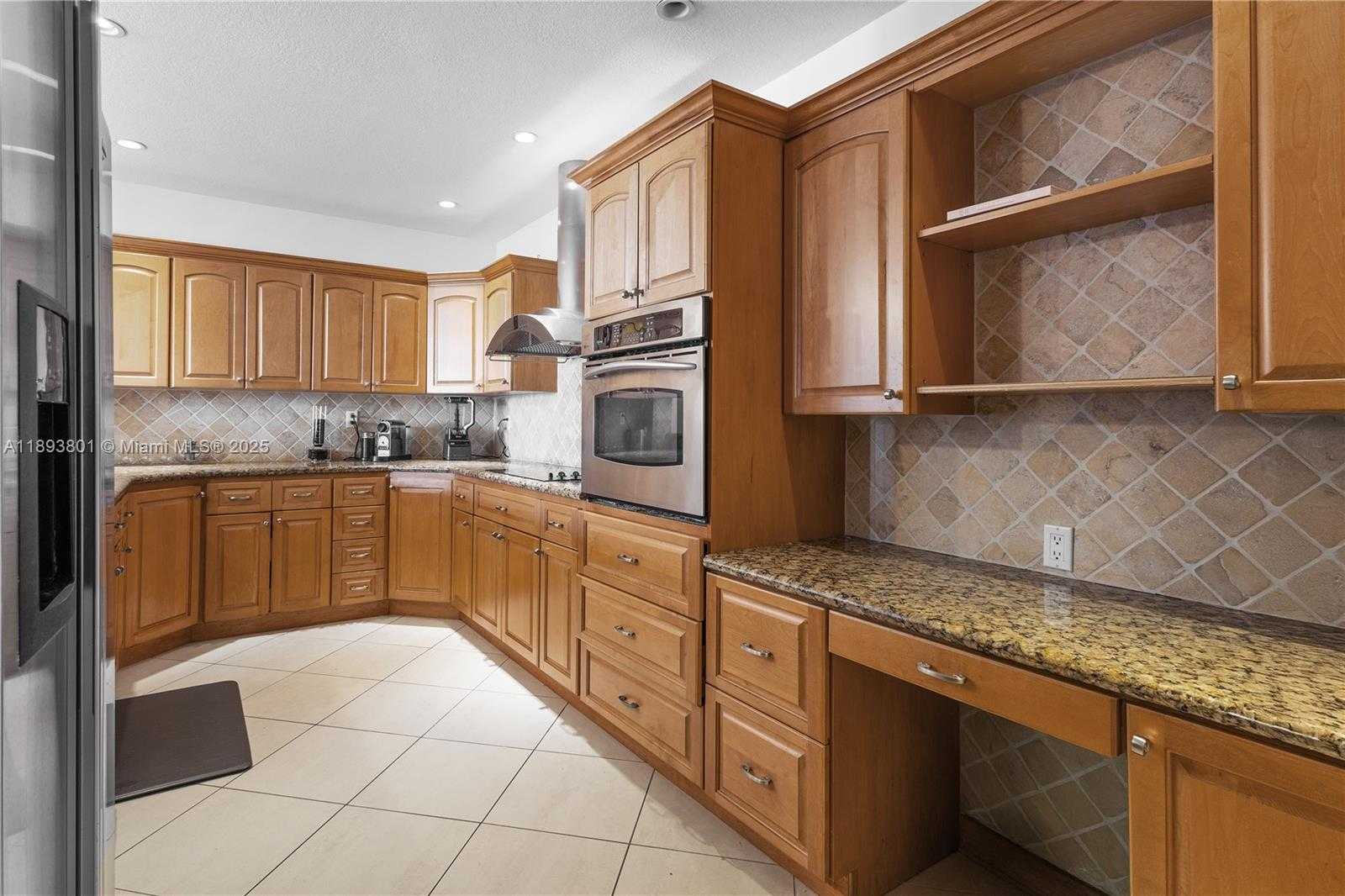 Small Image of 251 CRANDON BLVD #441, Key Biscayne Number 15