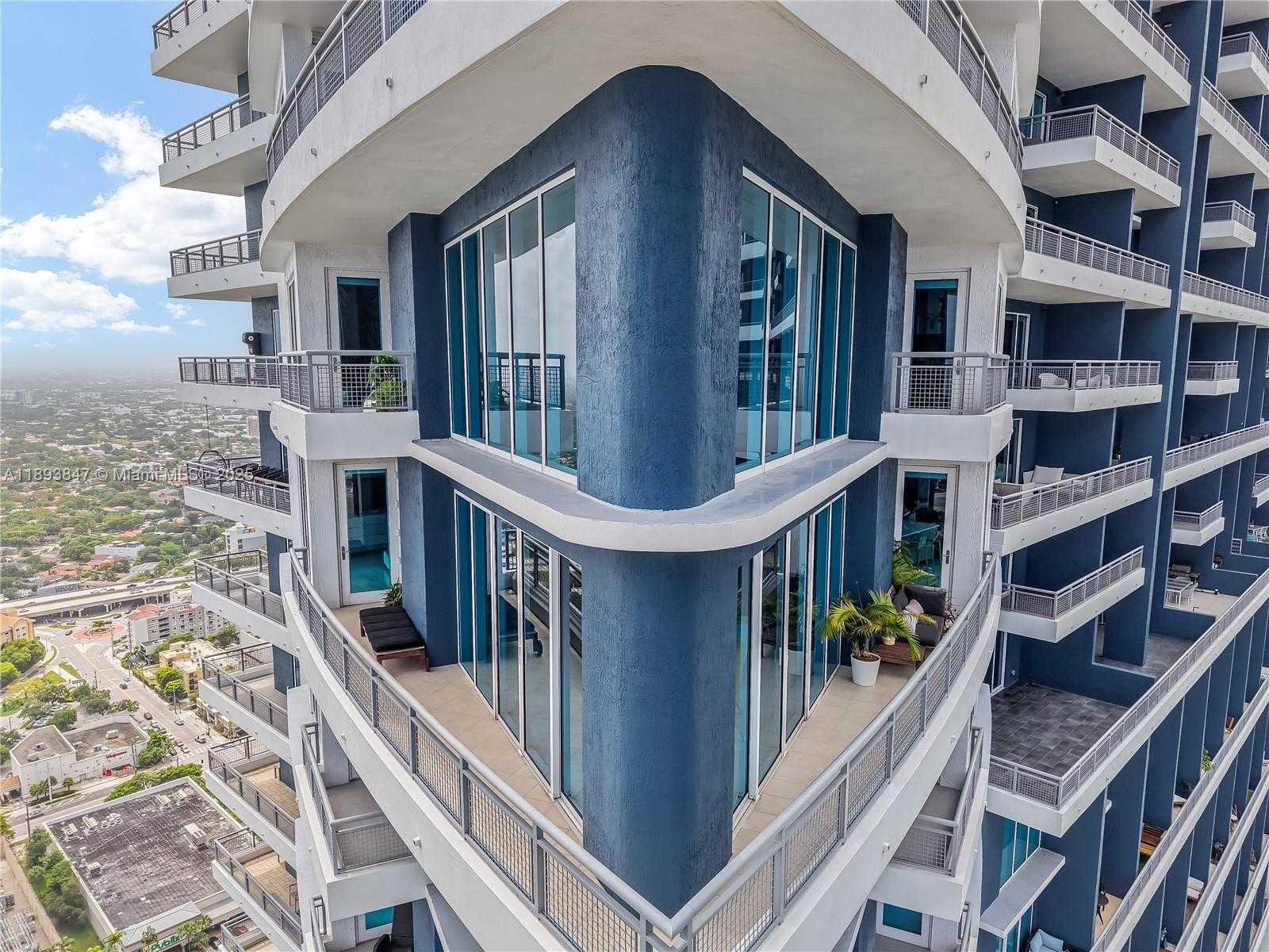 Small Image of 60 SOUTH WEST 13TH ST #4200, Miami Number 2