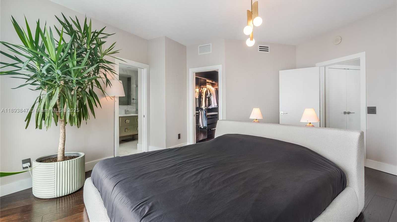 Small Image of 60 SOUTH WEST 13TH ST #4200, Miami Number 32