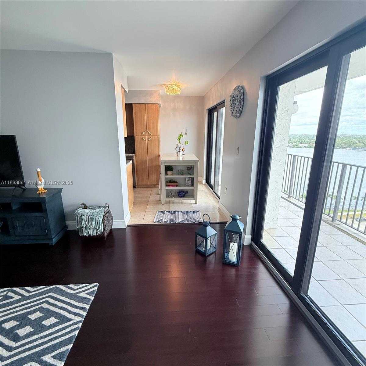 Small Image of 1201 SOUTH OCEAN DR #1609S, Hollywood Number 7
