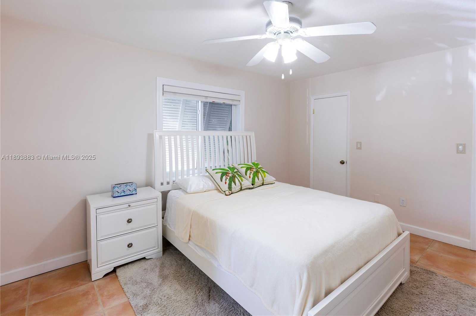 Small Image of 6815 EDGEWATER DR #108, Coral Gables Number 11