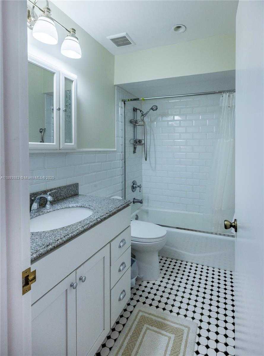 Small Image of 6815 EDGEWATER DR #108, Coral Gables Number 15