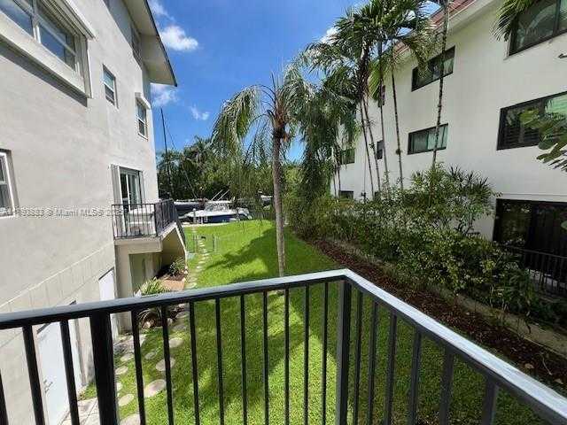Small Image of 6815 EDGEWATER DR #108, Coral Gables Number 16
