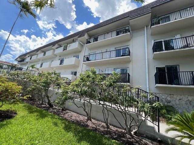 Small Image of 6815 EDGEWATER DR #108, Coral Gables Number 19