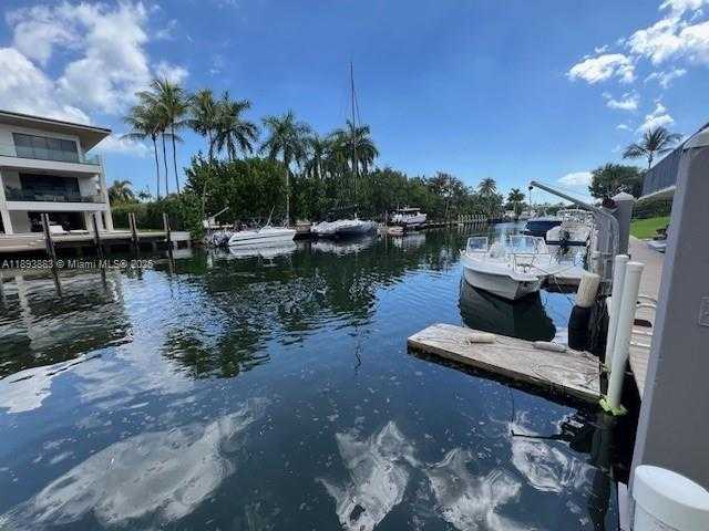 Small Image of 6815 EDGEWATER DR #108, Coral Gables Number 21