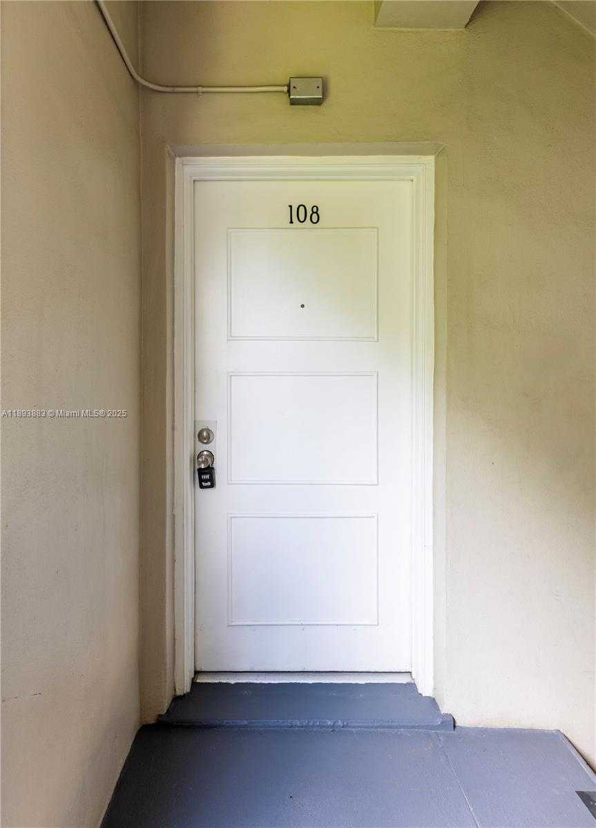 Small Image of 6815 EDGEWATER DR #108, Coral Gables Number 3
