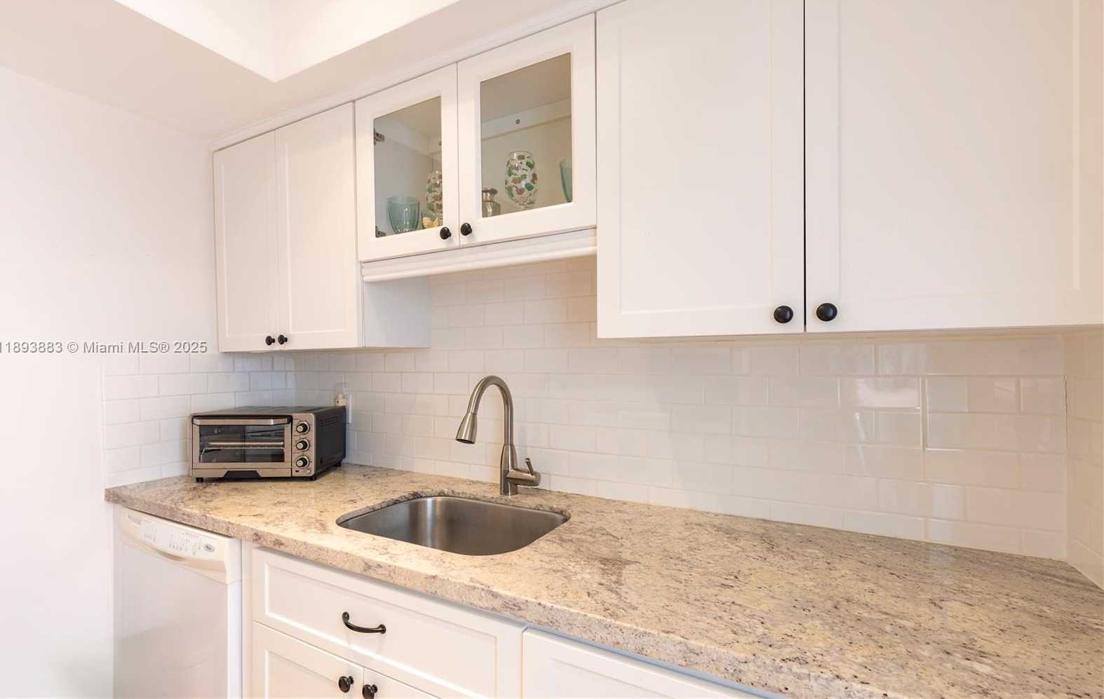 Small Image of 6815 EDGEWATER DR #108, Coral Gables Number 8