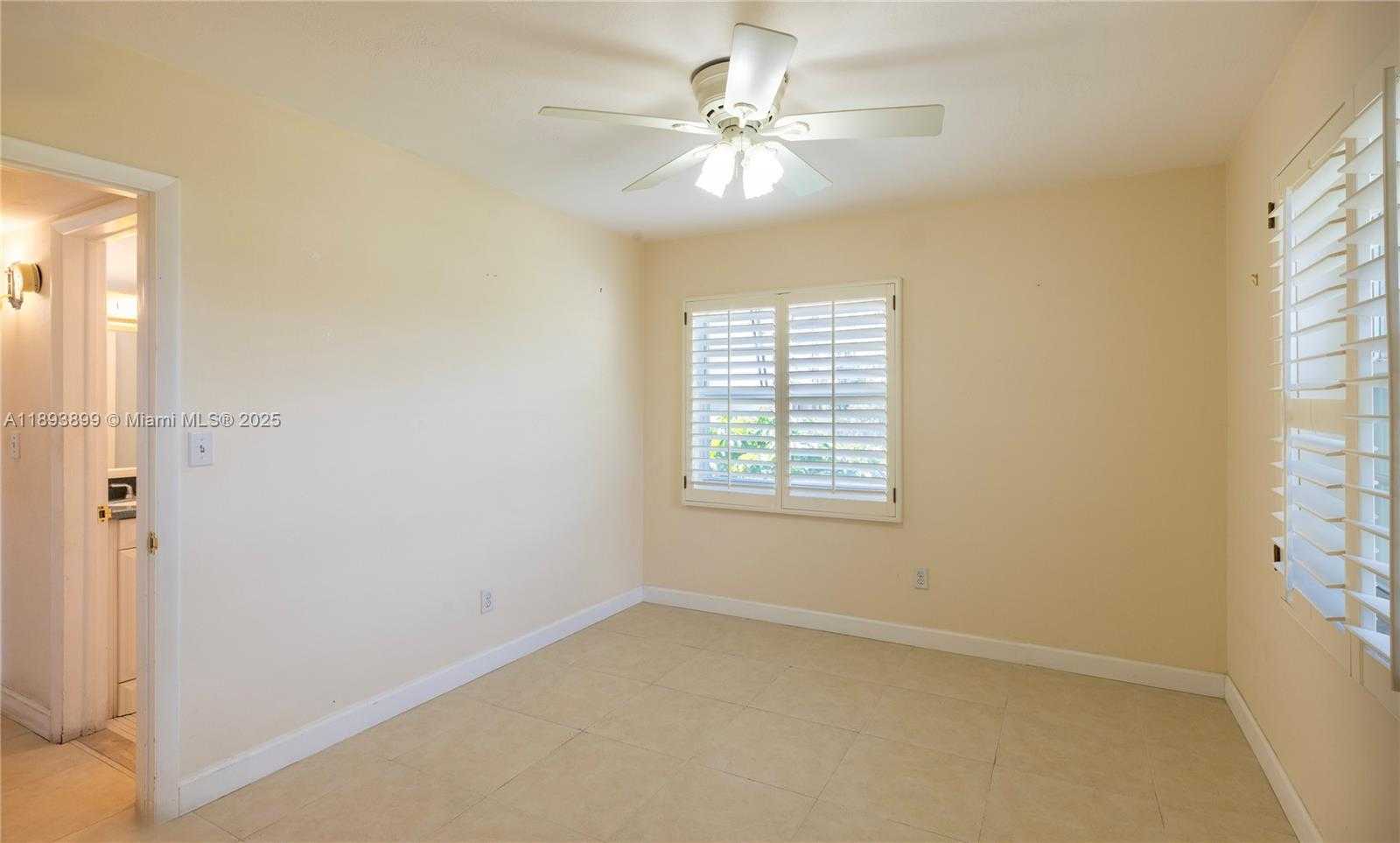 Small Image of 6815 EDGEWATER DR #309, Coral Gables Number 10