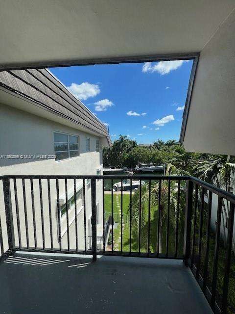 Small Image of 6815 EDGEWATER DR #309, Coral Gables Number 12