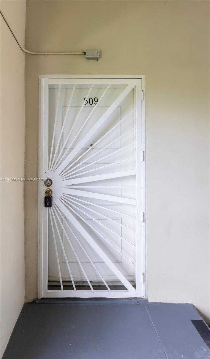 Small Image of 6815 EDGEWATER DR #309, Coral Gables Number 3