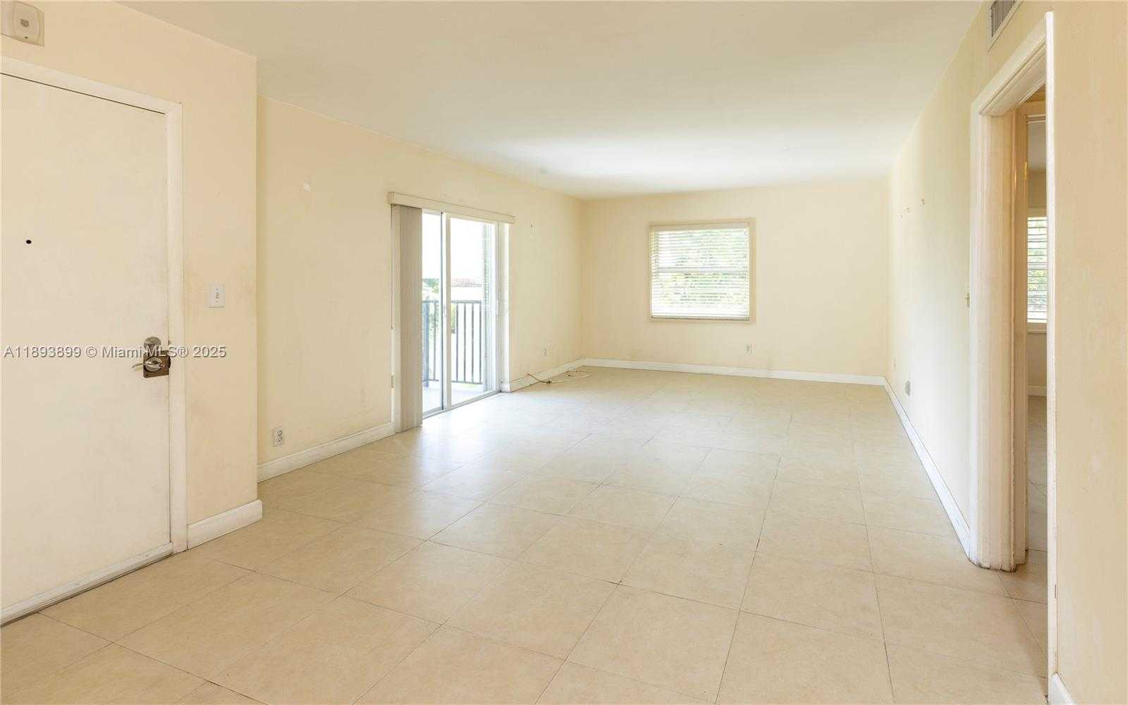 Small Image of 6815 EDGEWATER DR #309, Coral Gables Number 5