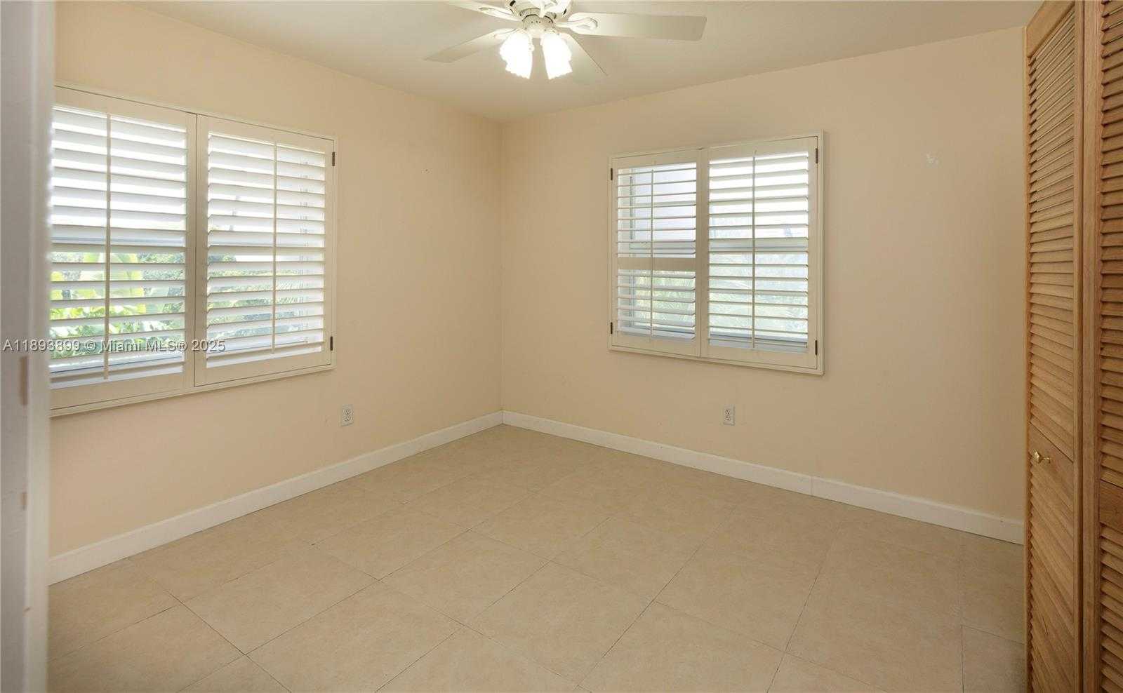 Small Image of 6815 EDGEWATER DR #309, Coral Gables Number 9