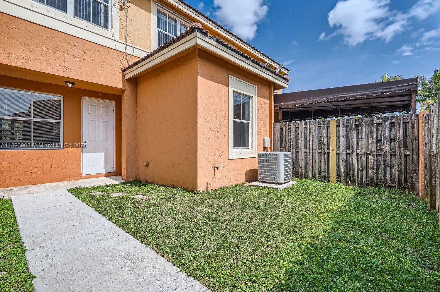Small Image of 24363 SOUTH WEST 109TH AVE, Homestead Number 3