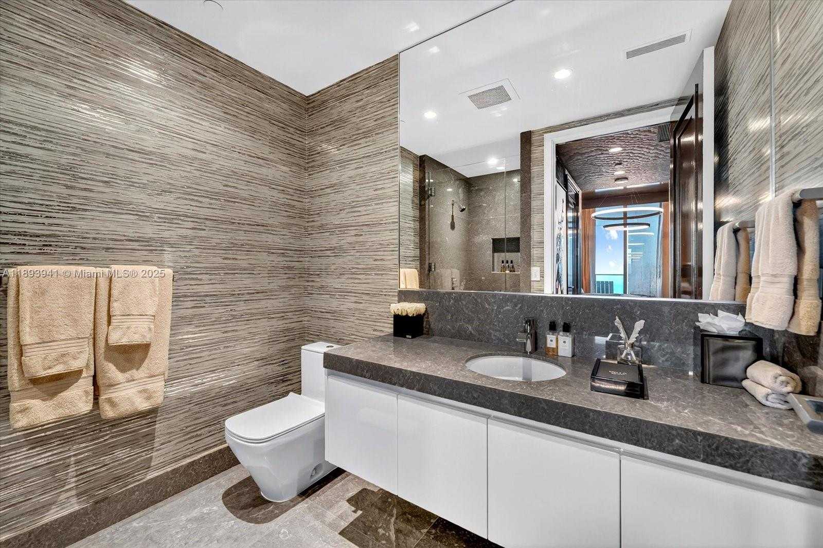 Small Image of 17901 COLLINS AVE #1804, Sunny Isles Beach Number 31