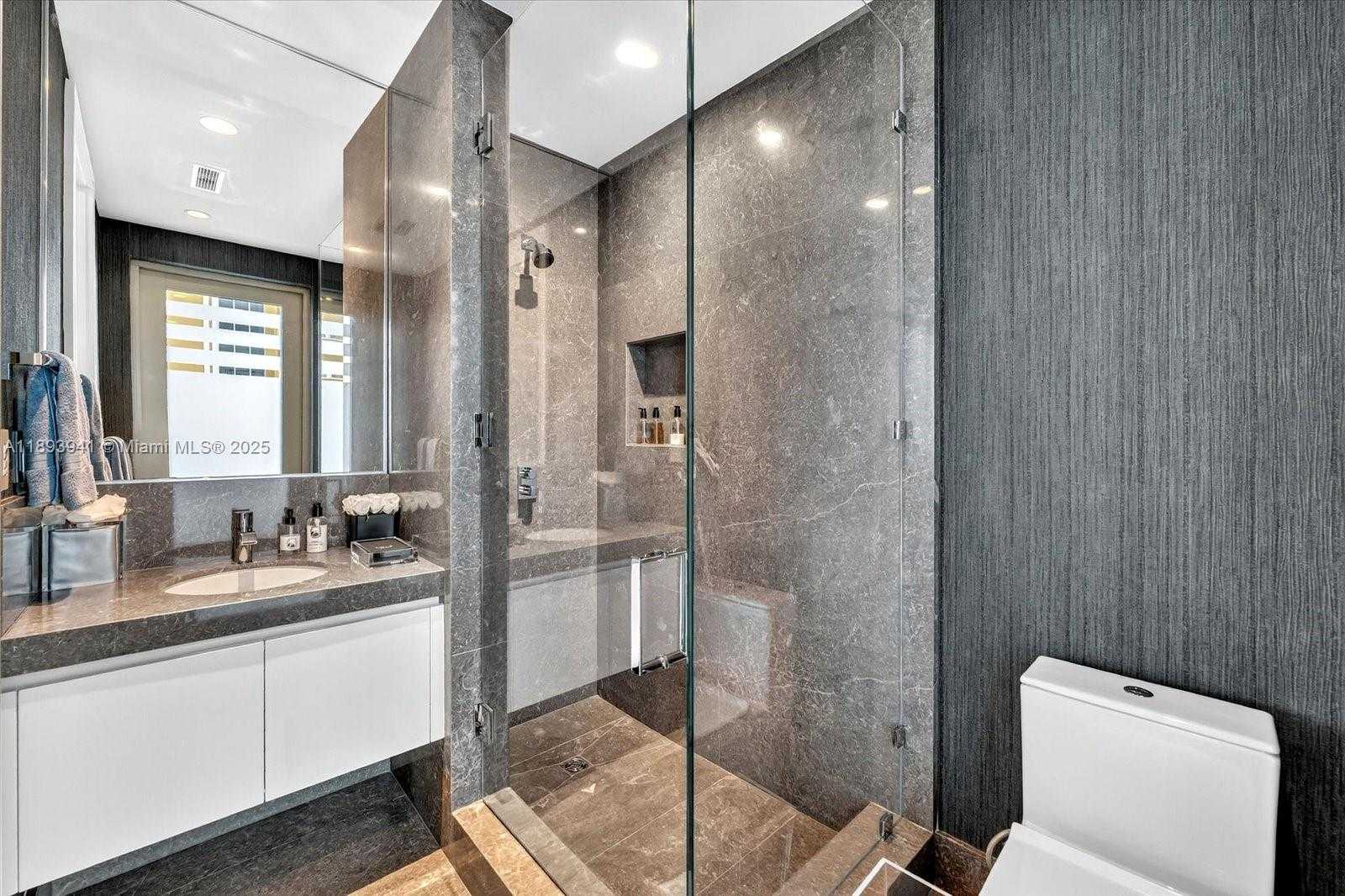 Small Image of 17901 COLLINS AVE #1804, Sunny Isles Beach Number 34