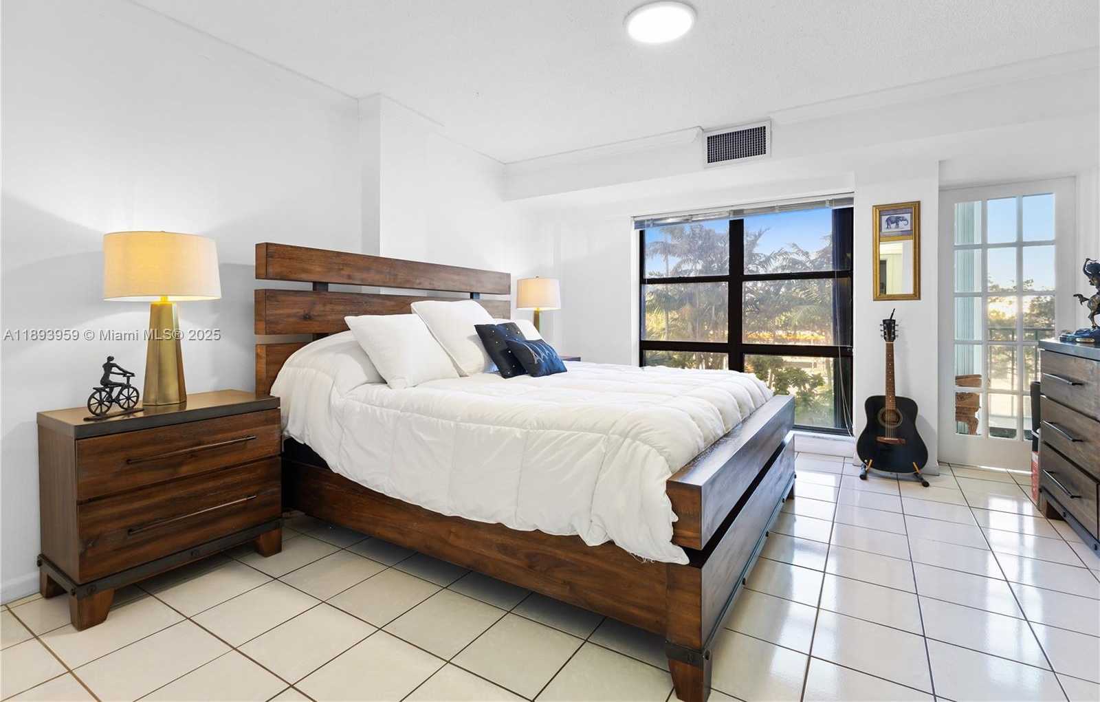 Small Image of 77 CRANDON BLVD #3C, Key Biscayne Number 17