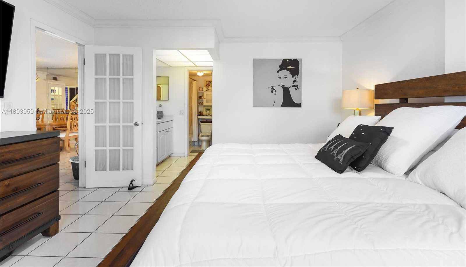 Small Image of 77 CRANDON BLVD #3C, Key Biscayne Number 18