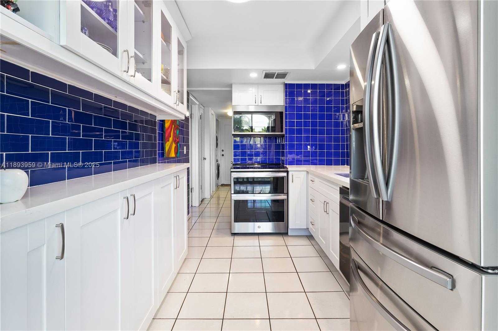 Small Image of 77 CRANDON BLVD #3C, Key Biscayne Number 2