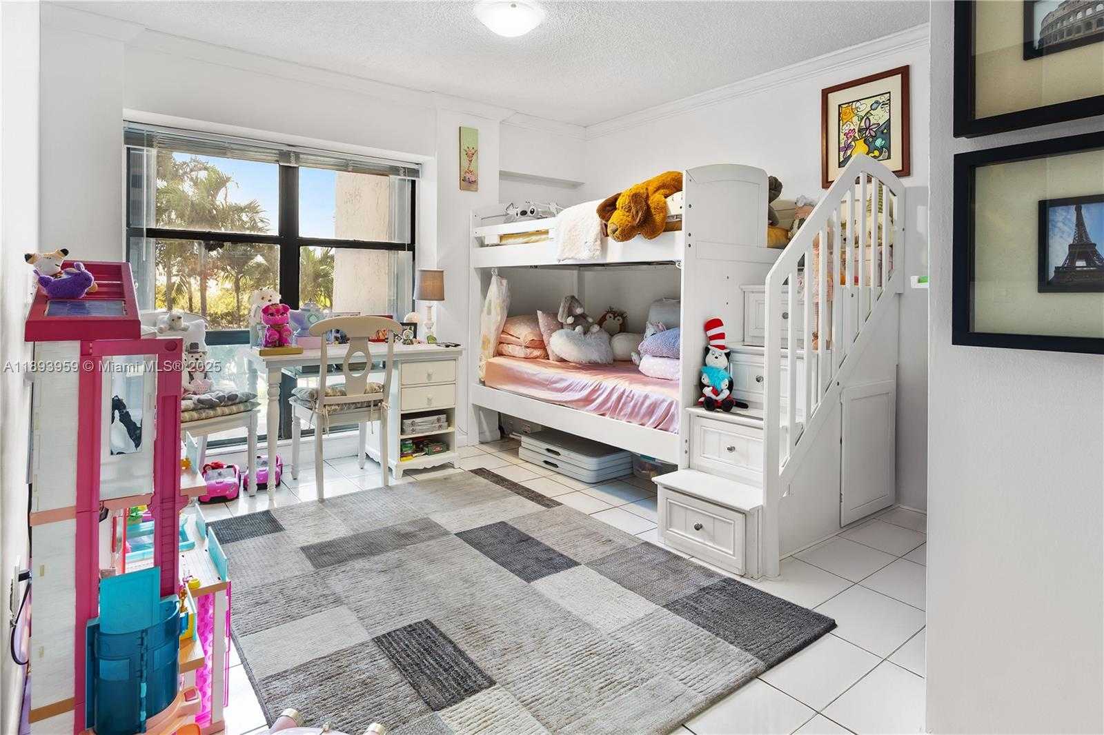 Small Image of 77 CRANDON BLVD #3C, Key Biscayne Number 21