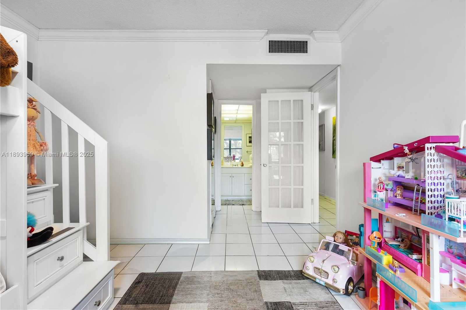 Small Image of 77 CRANDON BLVD #3C, Key Biscayne Number 22