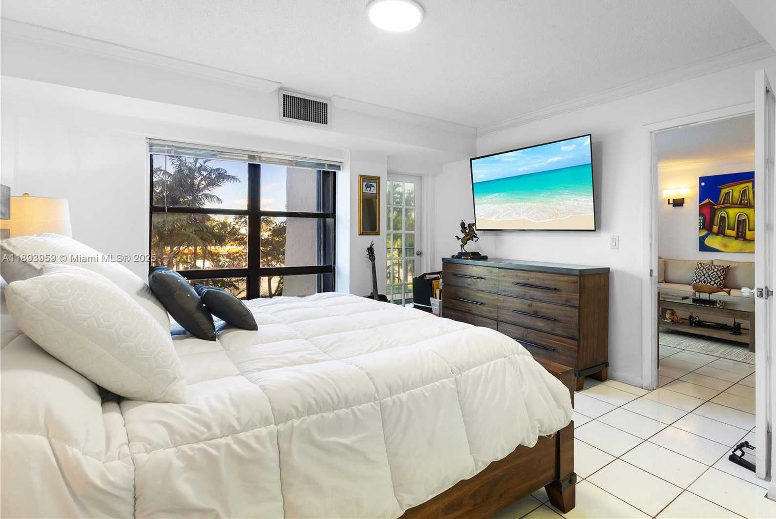 Small Image of 77 CRANDON BLVD #3C, Key Biscayne Number 4