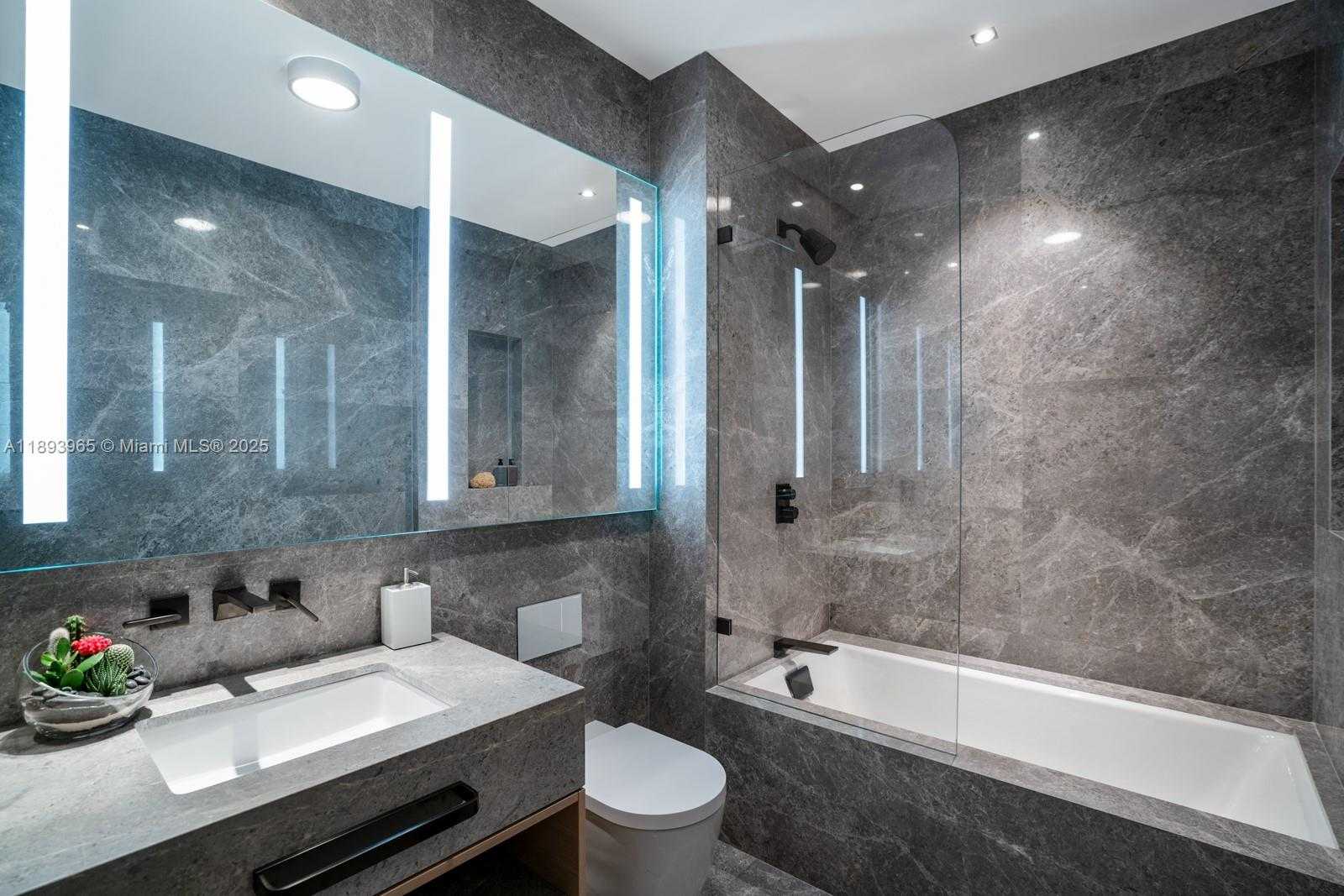 Small Image of 300 NORTH BISCAYNE BLVD #7803, Miami Number 11