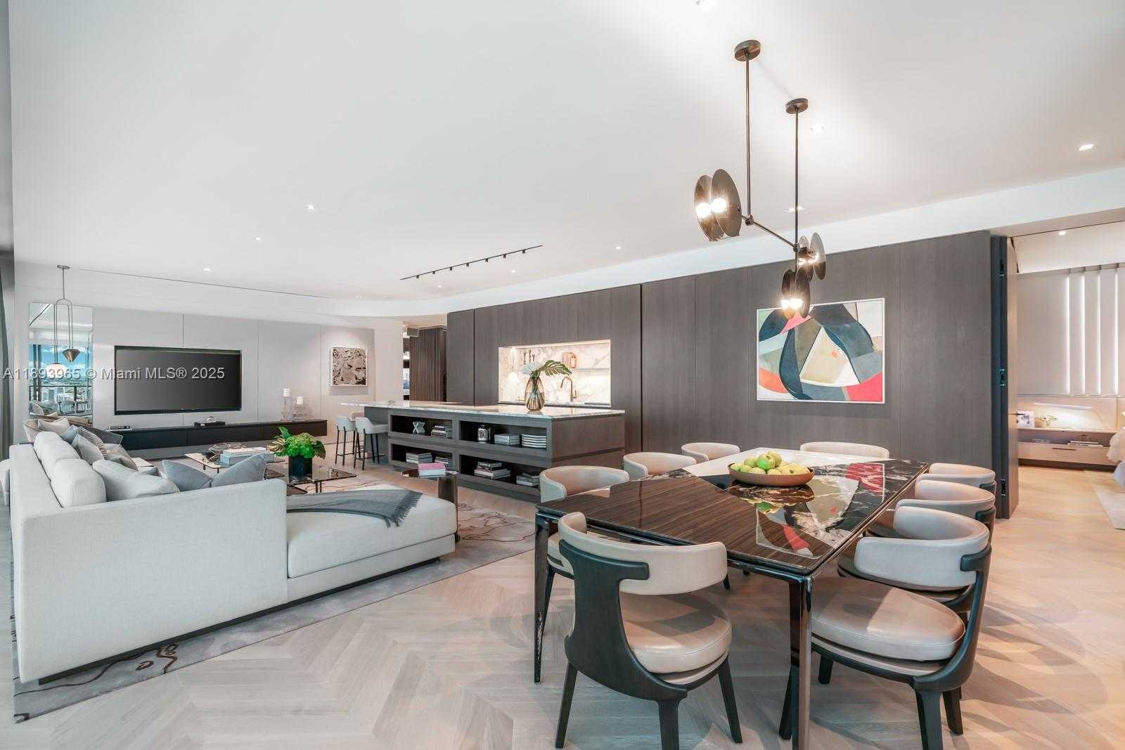 Small Image of 300 NORTH BISCAYNE BLVD #7803, Miami Number 4
