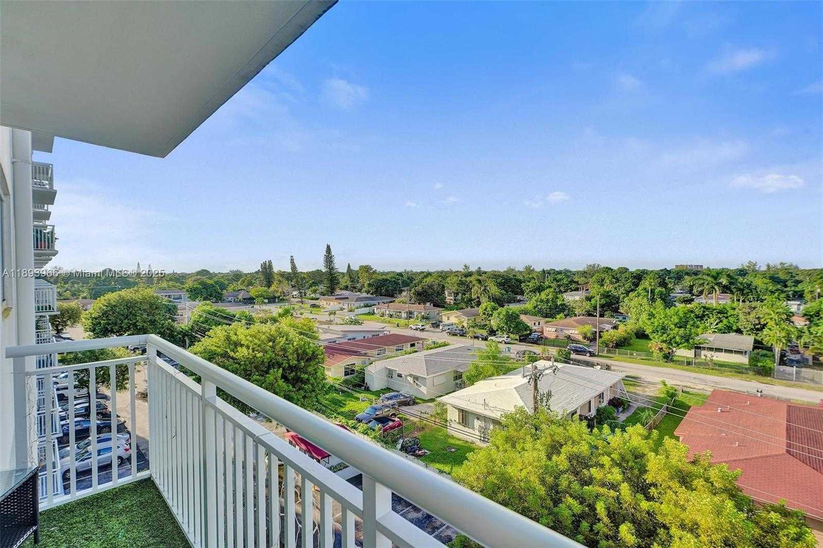 Small Image of 1251 NORTH EAST 108TH ST #610, Miami Number 10