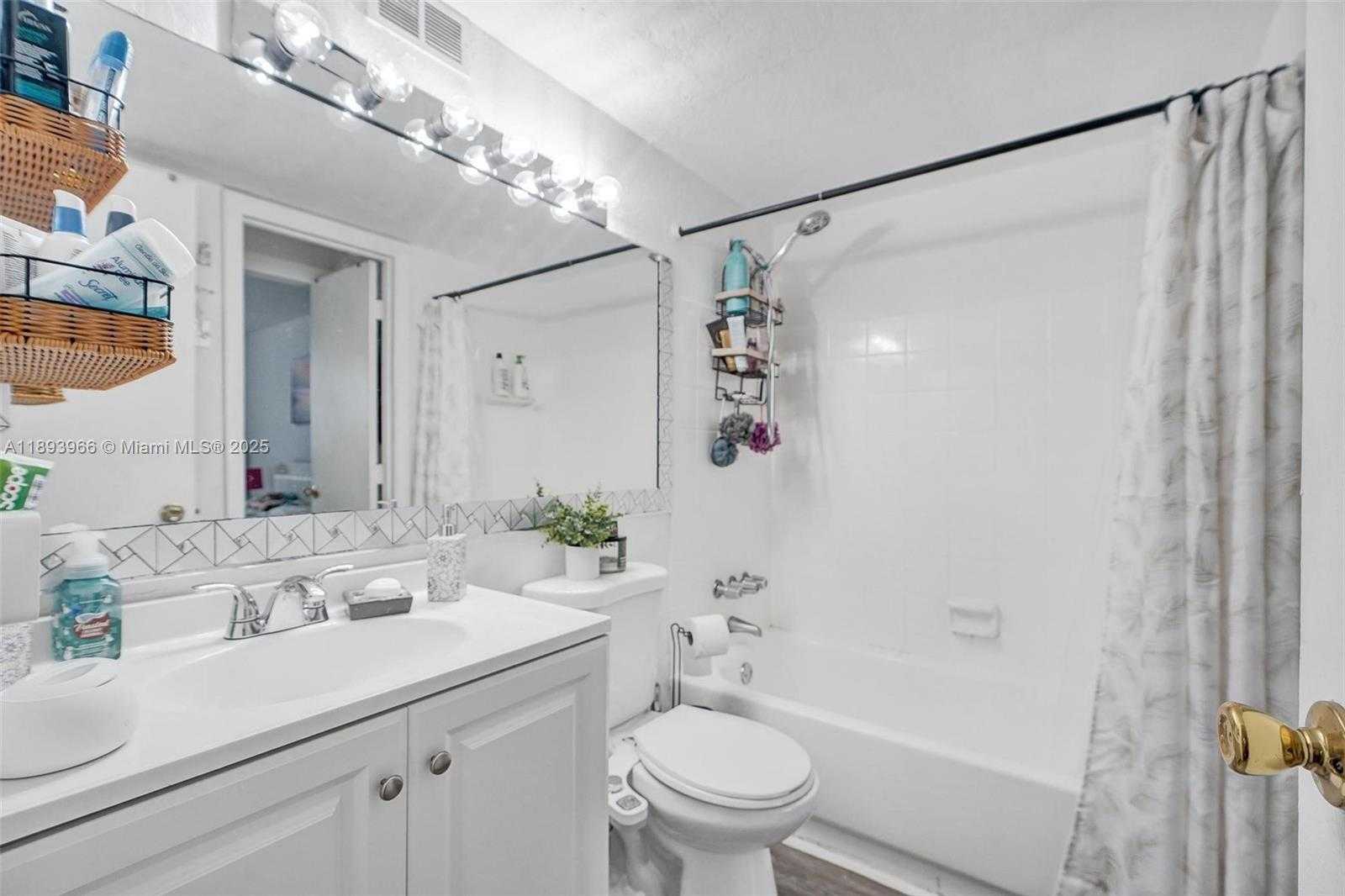 Small Image of 1251 NORTH EAST 108TH ST #610, Miami Number 17