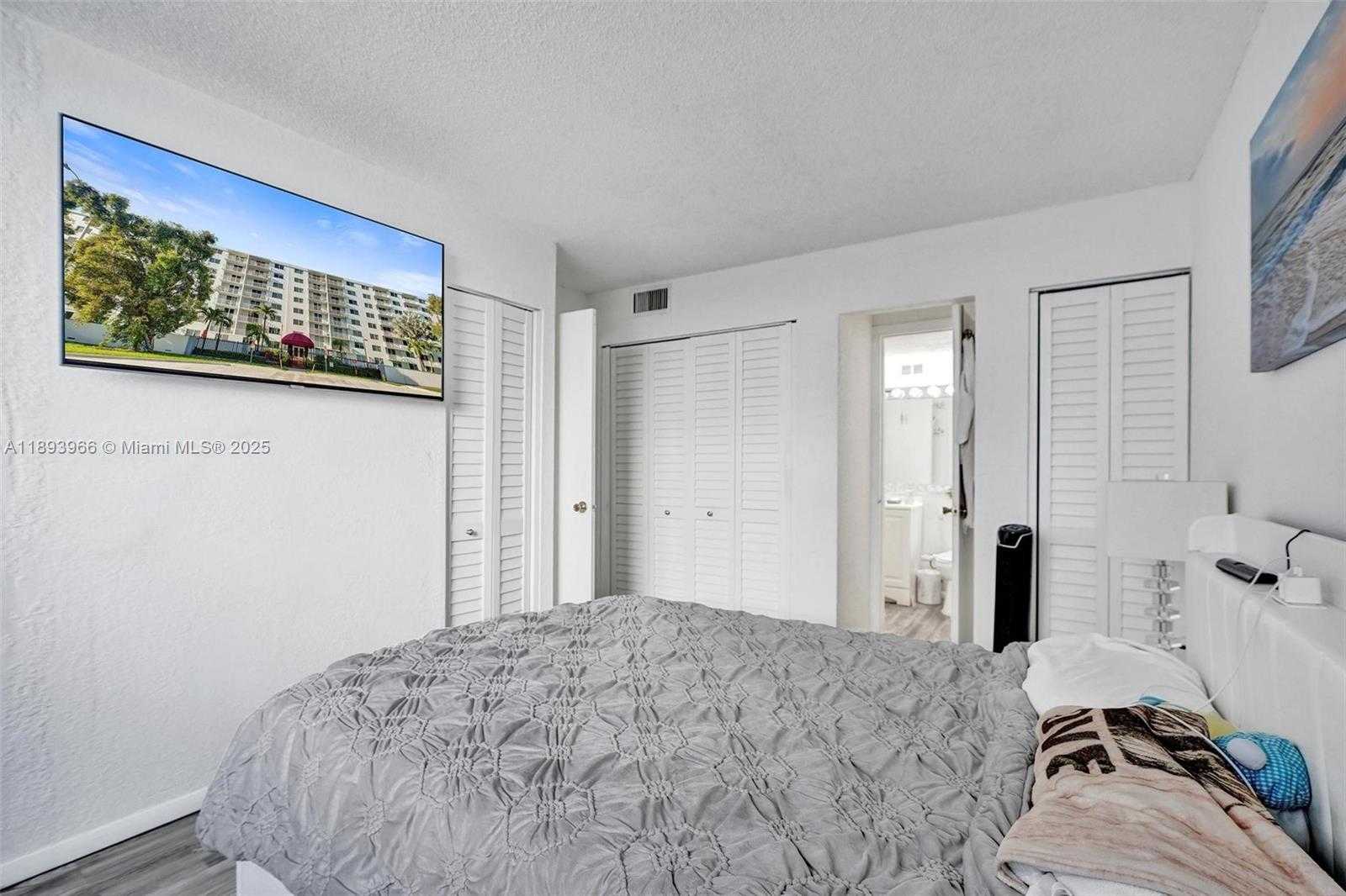 Small Image of 1251 NORTH EAST 108TH ST #610, Miami Number 22