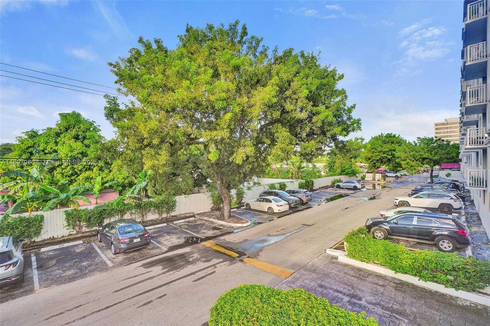 Small Image of 1251 NORTH EAST 108TH ST #610, Miami Number 50