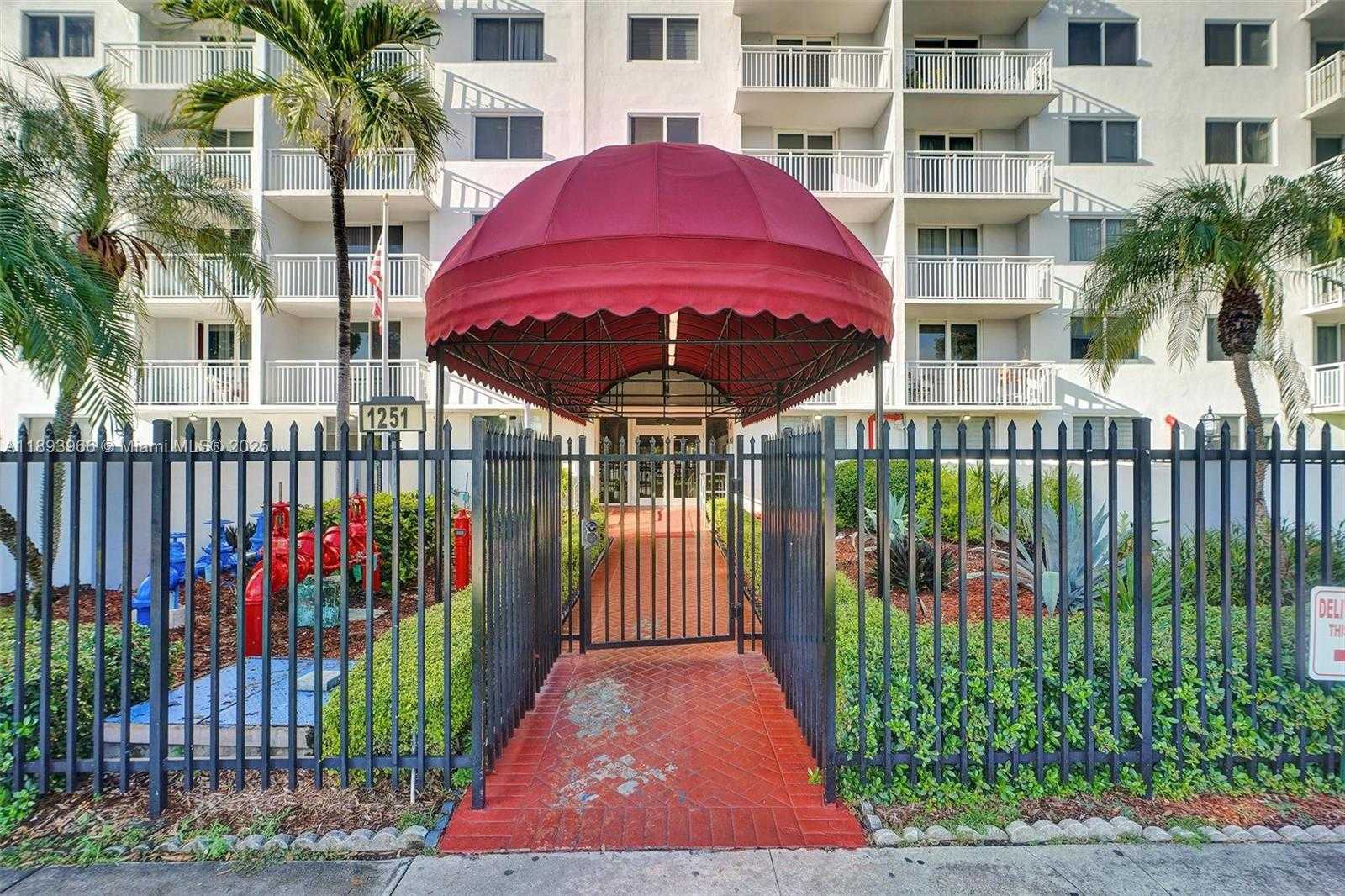 Small Image of 1251 NORTH EAST 108TH ST #610, Miami Number 6