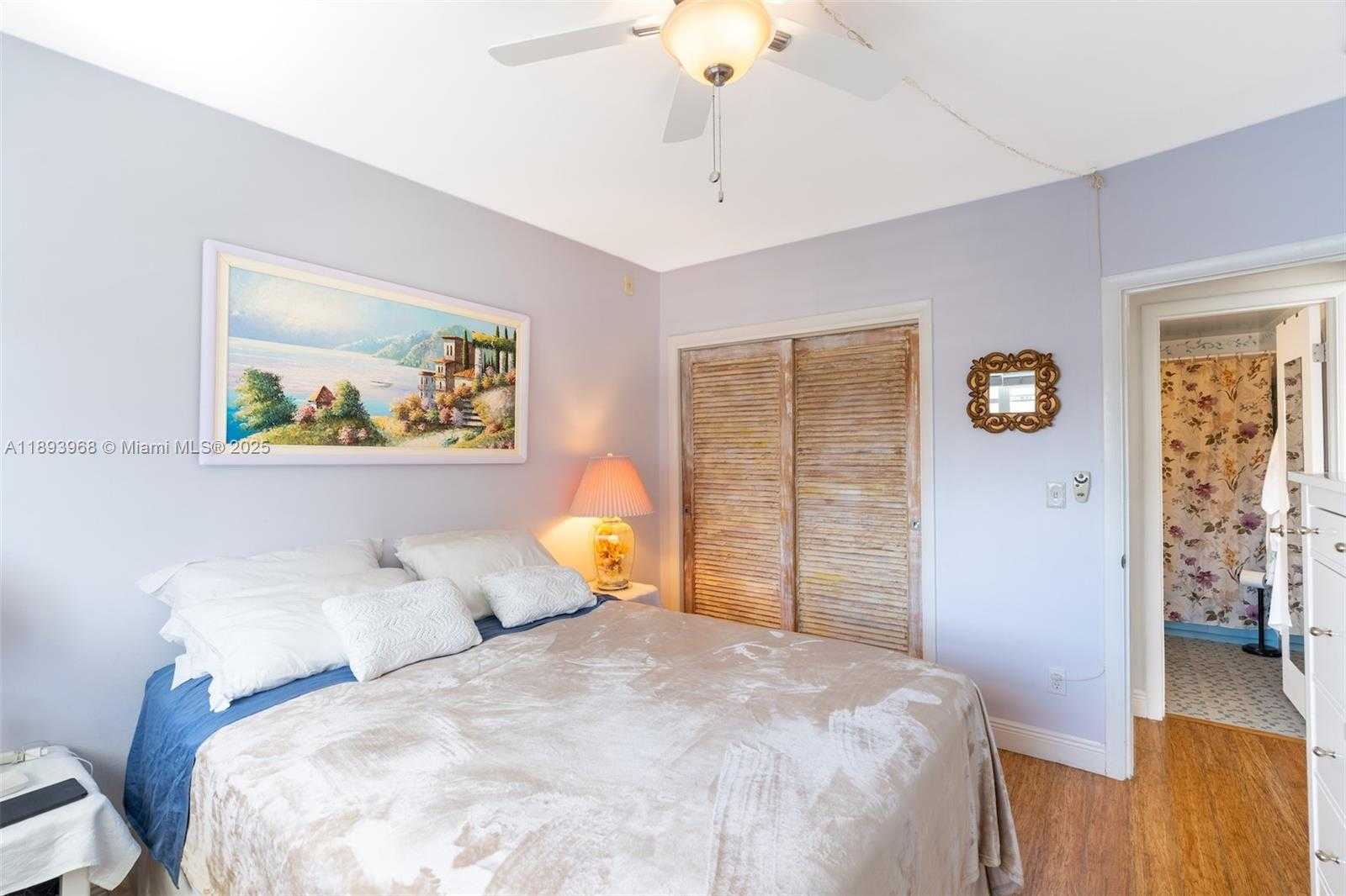 Small Image of 2500 DIANA DR #306, Hallandale Beach Number 10