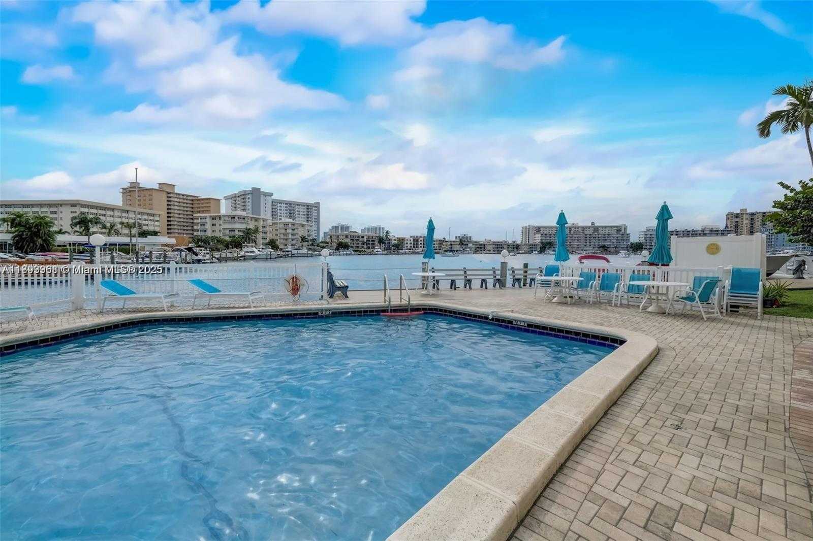 Small Image of 2500 DIANA DR #306, Hallandale Beach Number 16