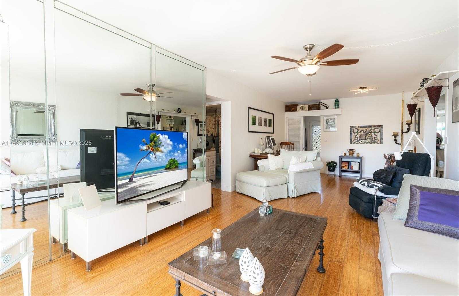 Small Image of 2500 DIANA DR #306, Hallandale Beach Number 8